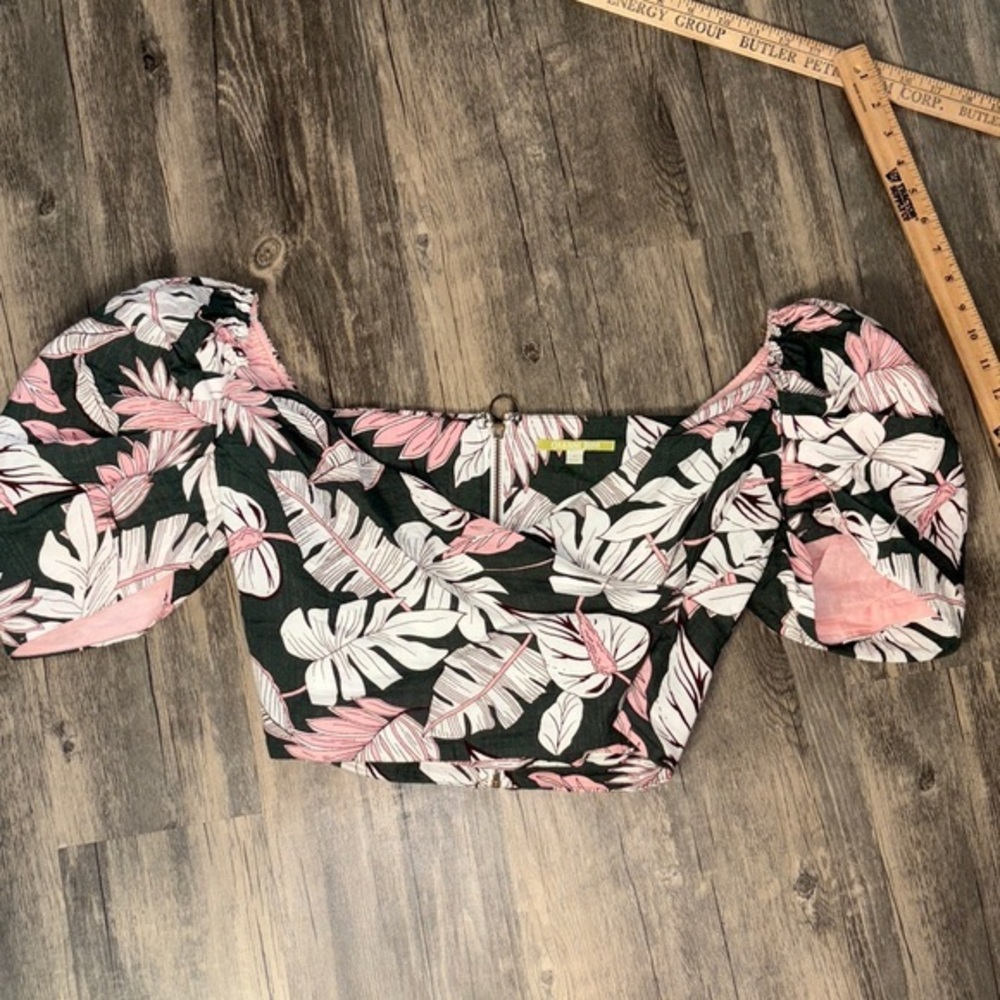 Gianni Bini Pink and green  Floral Crop Top medium